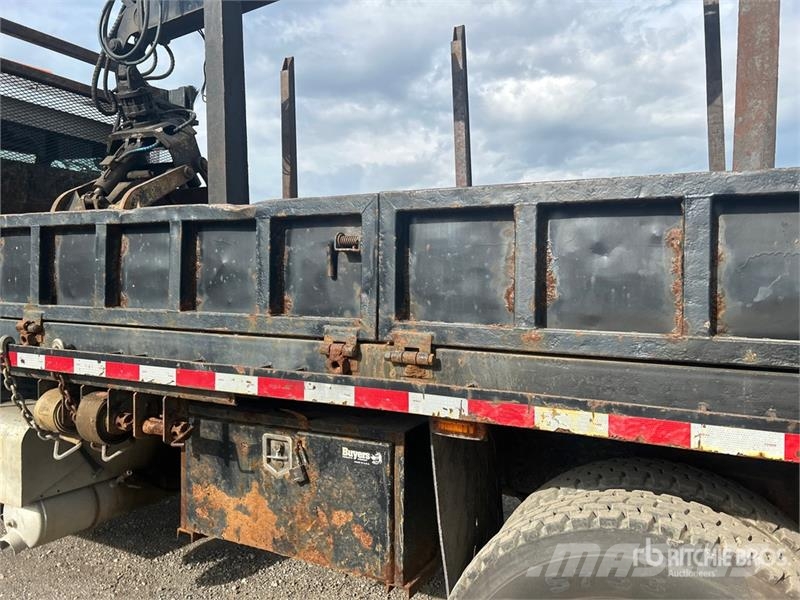 Peterbilt 8500 on Peterbilt 367 6x4 Grapple Truck Grijpers