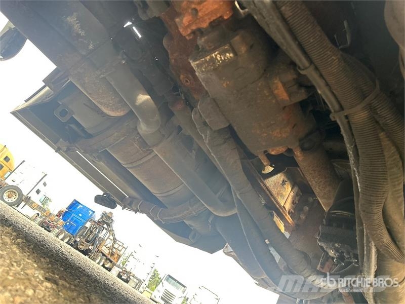 Peterbilt 8500 on Peterbilt 367 6x4 Grapple Truck Grijpers