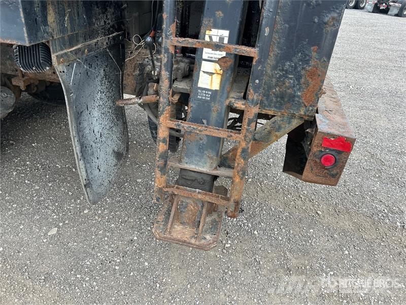 Peterbilt 8500 on Peterbilt 367 6x4 Grapple Truck Grijpers