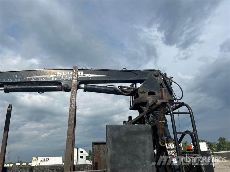Peterbilt 8500 on Peterbilt 367 6x4 Grapple Truck Grijpers