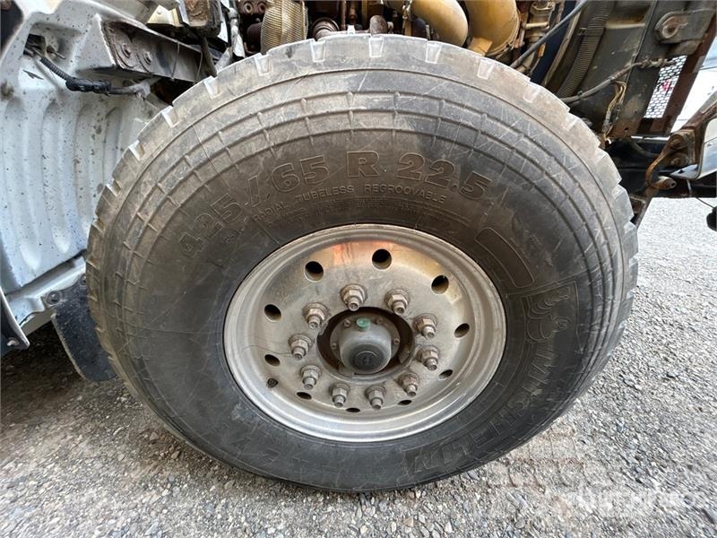 Peterbilt 8500 on Peterbilt 367 6x4 Grapple Truck Grijpers