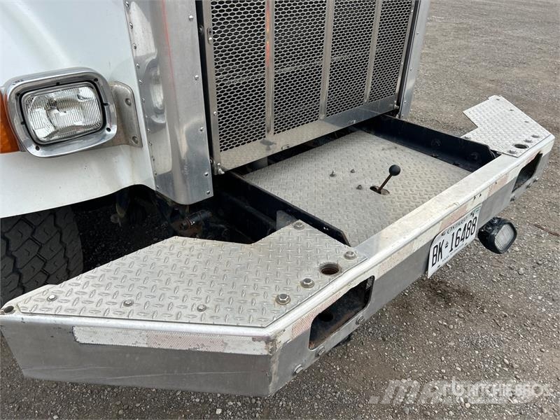 Peterbilt 8500 on Peterbilt 367 6x4 Grapple Truck Grijpers