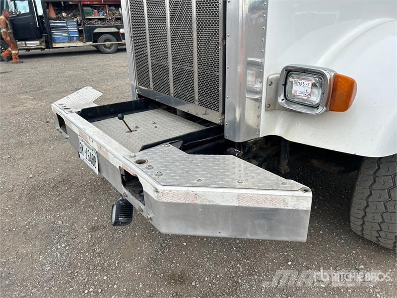 Peterbilt 8500 on Peterbilt 367 6x4 Grapple Truck Grijpers