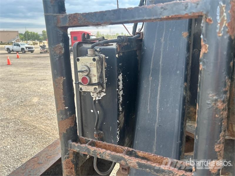 Peterbilt 8500 on Peterbilt 367 6x4 Grapple Truck Grijpers
