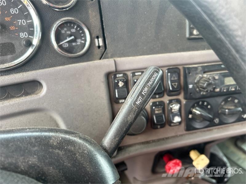 Peterbilt 8500 on Peterbilt 367 6x4 Grapple Truck Grijpers