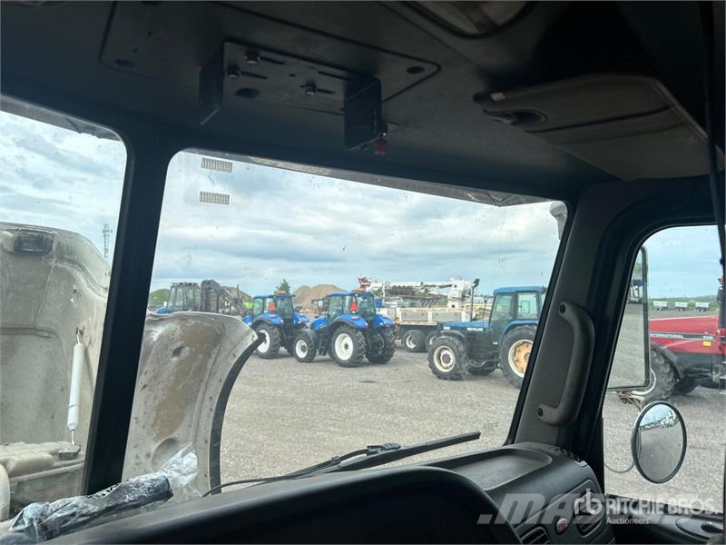 Peterbilt 8500 on Peterbilt 367 6x4 Grapple Truck Grijpers