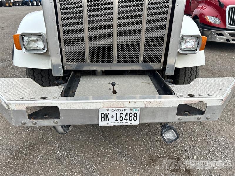 Peterbilt 8500 on Peterbilt 367 6x4 Grapple Truck Grijpers