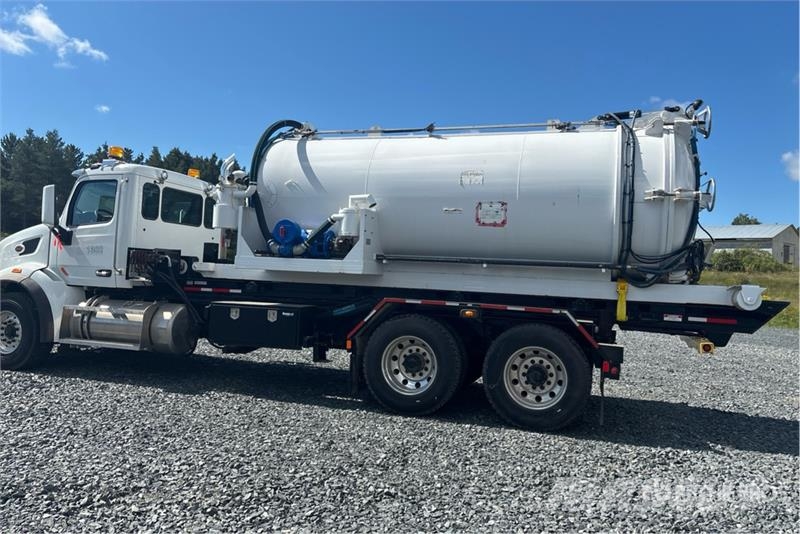 Peterbilt on Peterbilt 567 6x4 Vacuum Tanker Truck Camion vidanje