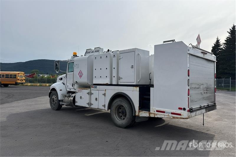 Peterbilt PB337 4x2 Fuel and Lube Truck Tankbiler