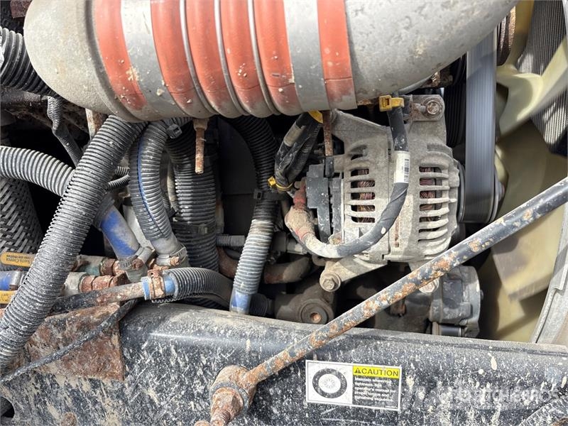 Peterbilt PB337 4x2 Fuel and Lube Truck Tankbiler