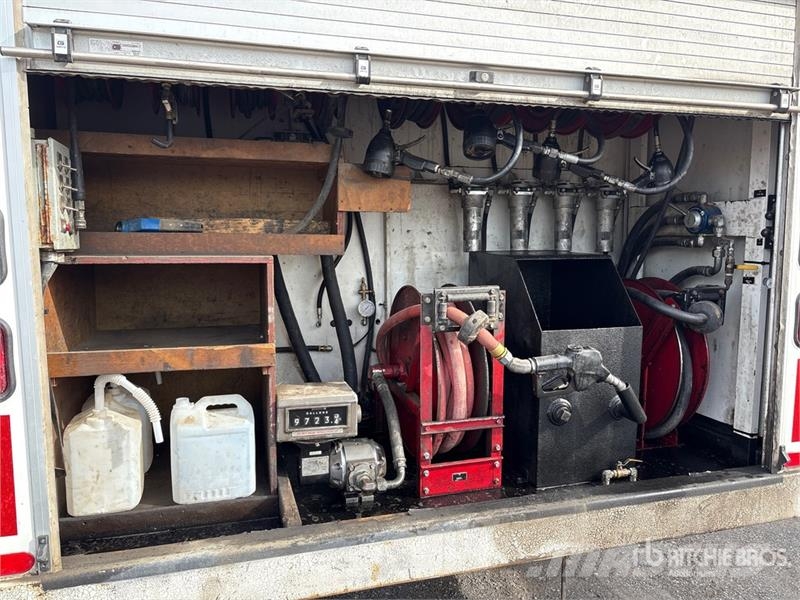 Peterbilt PB337 4x2 Fuel and Lube Truck Tankbiler