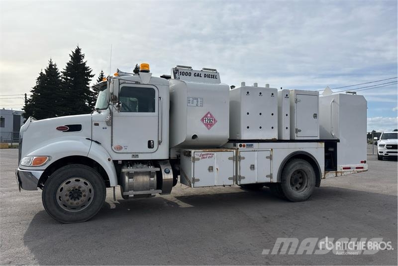 Peterbilt PB337 4x2 Fuel and Lube Truck Tankbiler