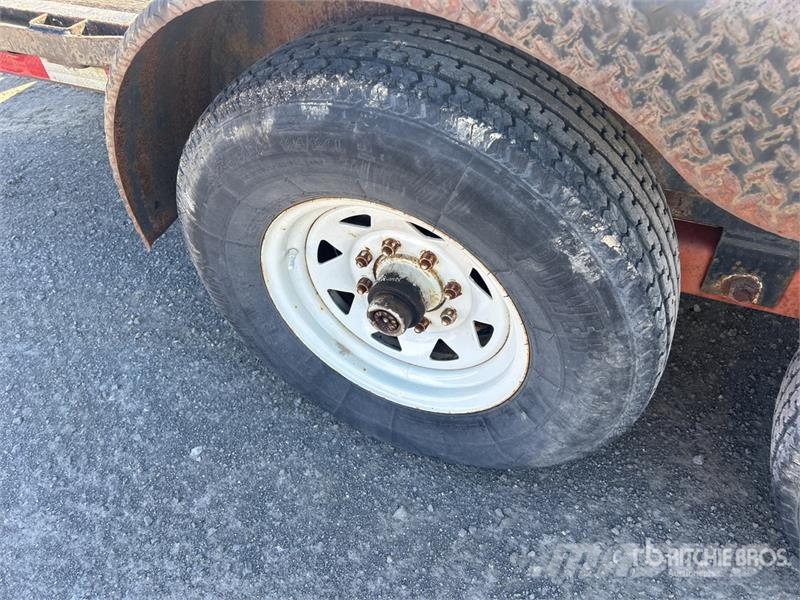 PJ Trailers Trailers 18 ft T/A Equipment Trailer Rimorchio per il trasporto di veicoli