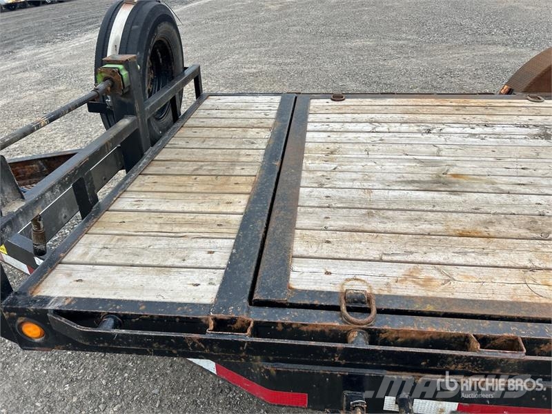 PJ Trailers Trailers 19 ft T/A Tilt Deck Trailer Góndola de cama rebajada