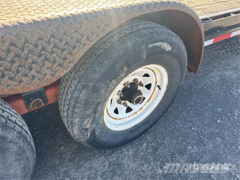 PJ Trailers Trailers 18 ft T/A Equipment Trailer Rimorchio per il trasporto di veicoli