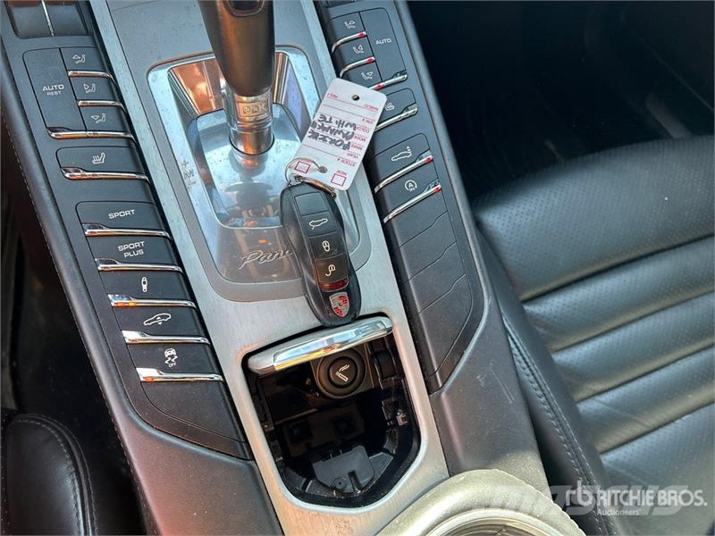 Porsche Panamera Turbo Automobile PKWs