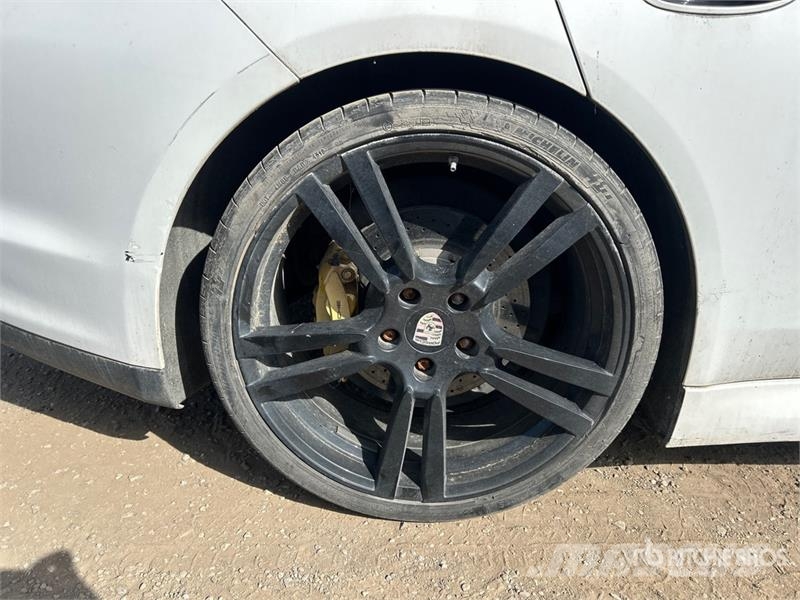 Porsche Panamera Turbo Automobile PKWs