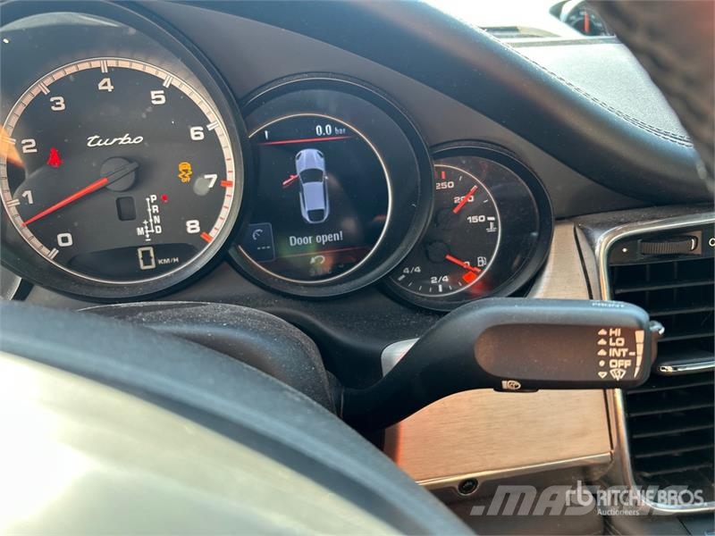 Porsche Panamera Turbo Automobile PKWs