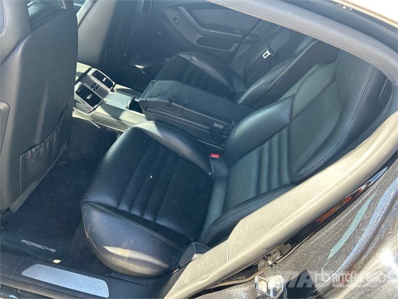 Porsche Panamera Turbo Automobile PKWs