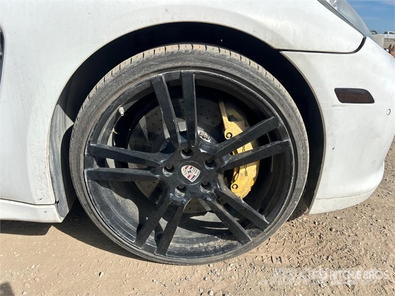 Porsche Panamera Turbo Automobile PKWs