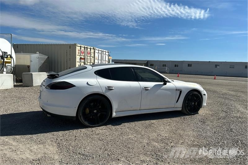 Porsche Panamera Turbo Automobile PKWs