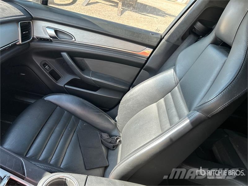 Porsche Panamera Turbo Automobile PKWs