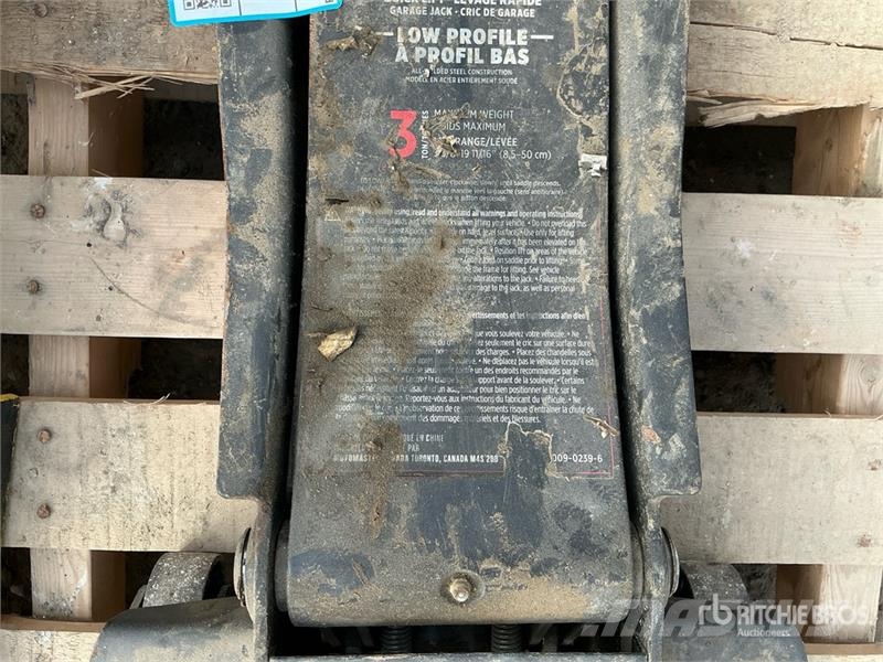 Portable Air Tank, Floor Jack, (2) Dump-Lok Safety Inne akcesoria