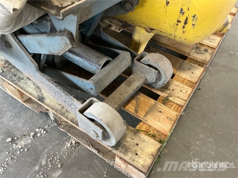 Portable Air Tanks and Floor Jack Andre komponenter