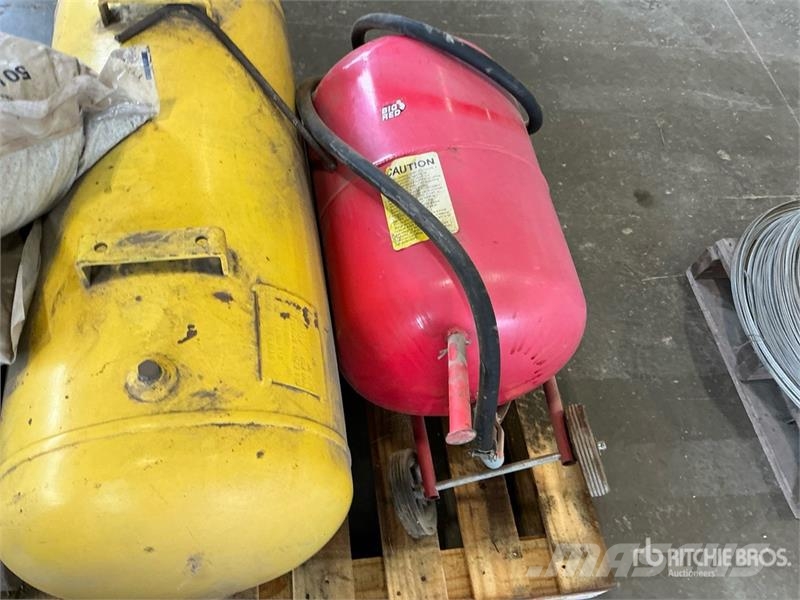 Portable Air Tanks and Floor Jack Andre komponenter