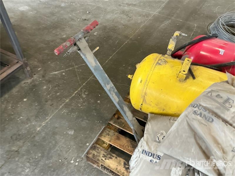 Portable Air Tanks and Floor Jack Andre komponenter