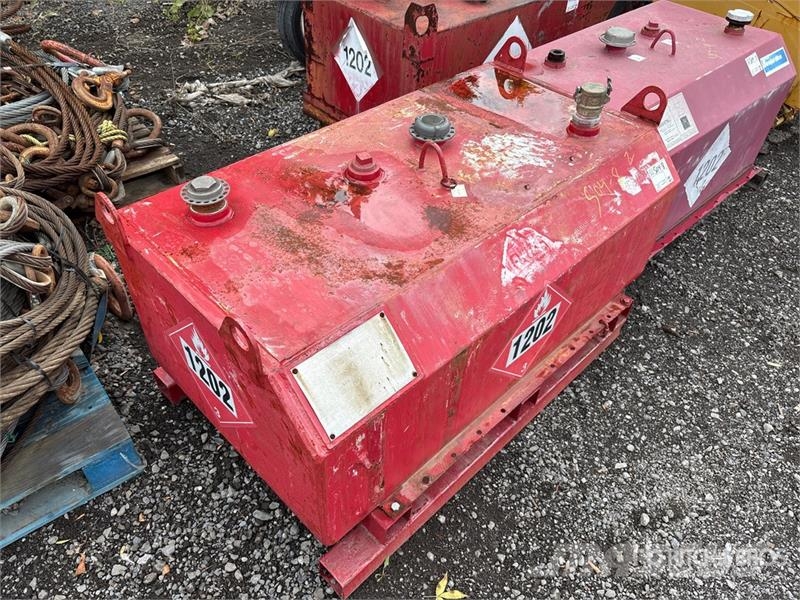  Portable Steel Fuel Tank صهاريج الوقود والصهاريج الإضافية