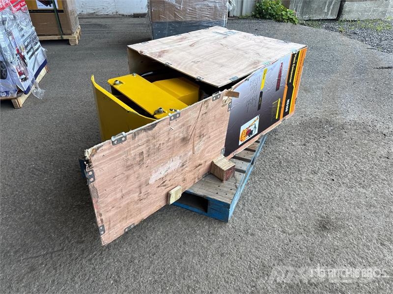 Powertek MS160 Reversible Vibratory Plate Compactor (Unused Trilmachines