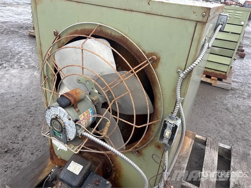 Powrmatic UH-180 173000 BTU Unit Heater ماكينات زراعية - غير ذلك