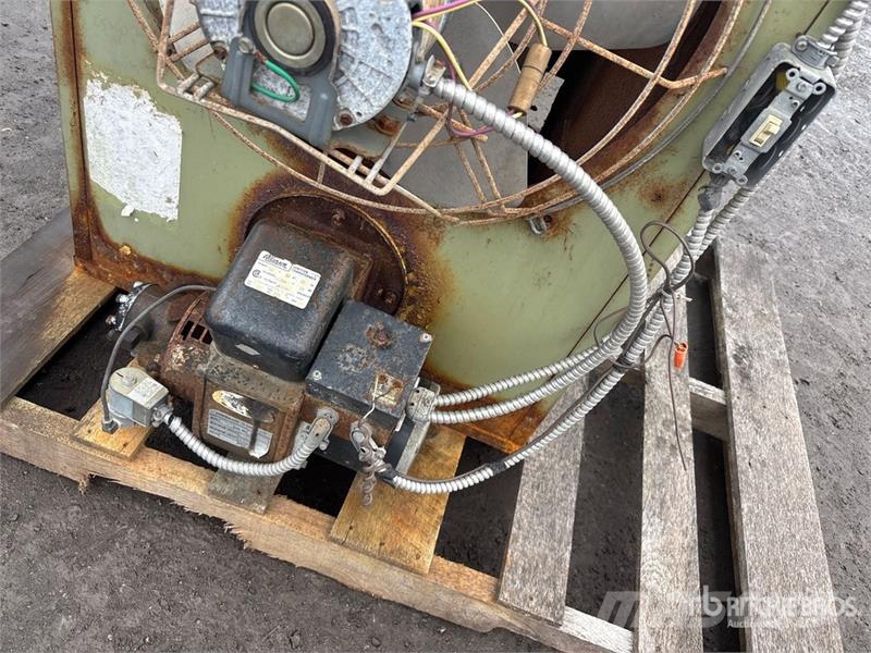 Powrmatic UH-180 173000 BTU Unit Heater ماكينات زراعية - غير ذلك