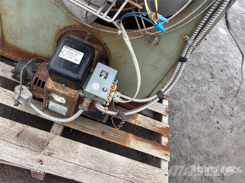 Powrmatic UH-180 173000 BTU Unit Heater ماكينات زراعية - غير ذلك