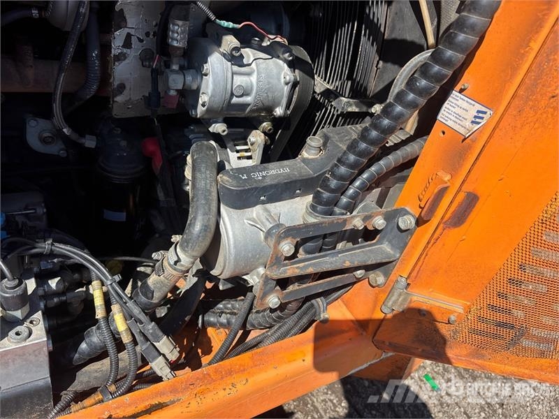 Prime Tech PT-175 Tracked Mulcher Tractor Metsä murskaimet