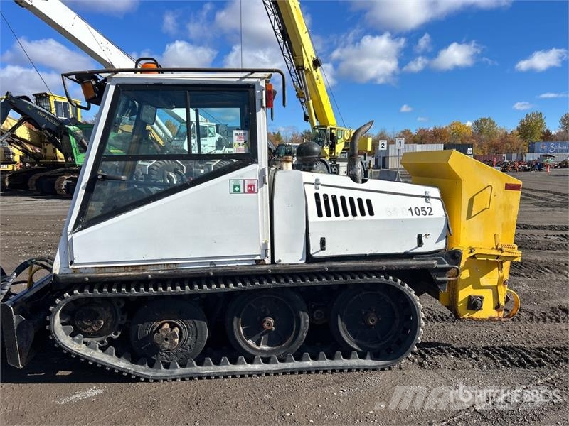 Prinoth's SW48HY Sidewalk Plow Andre komponenter