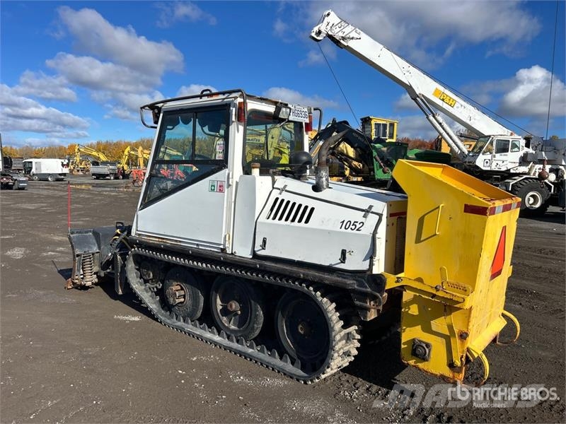 Prinoth's SW48HY Sidewalk Plow Andre komponenter