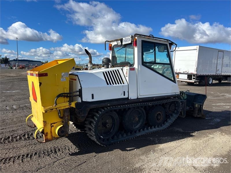 Prinoth's SW48HY Sidewalk Plow Andre komponenter