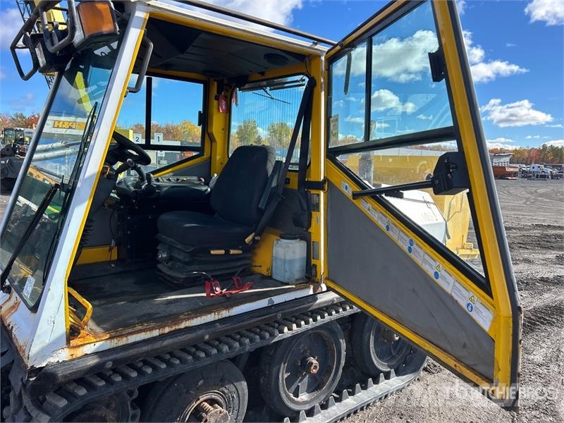 Prinoth's SW48HY Sidewalk Plow Andre komponenter