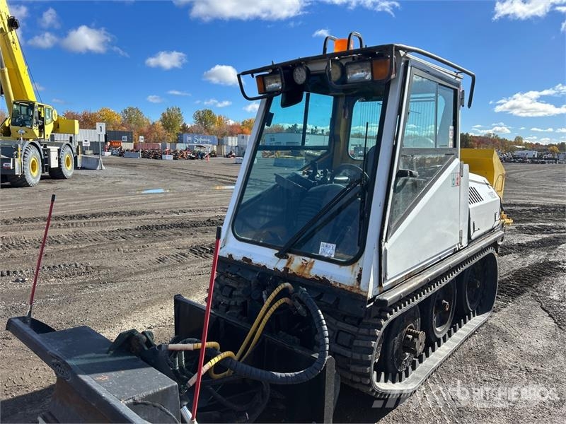 Prinoth's SW48HY Sidewalk Plow Andre komponenter