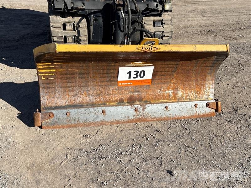 Prinoth SW4S Sidewalk Plow Andre komponenter