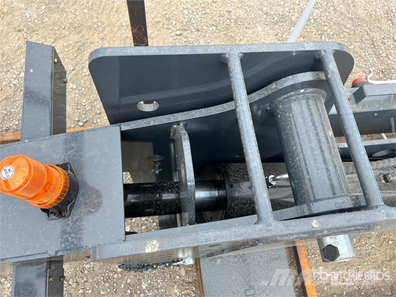 PROMECH FW80 Fifth Wheel Wrecker Attachment (Unuse Transportes - Outros