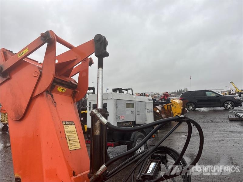  Pronovost P-920-IV 92 in 3-Point Snow Blower Snow throwers