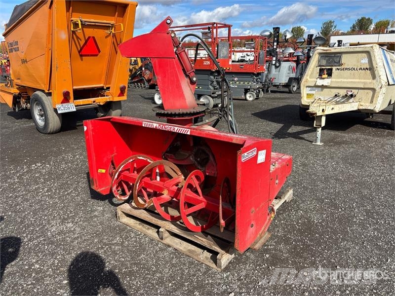 Pronovost P540 4 ft 6 in Snow Blower Dezapezitoare