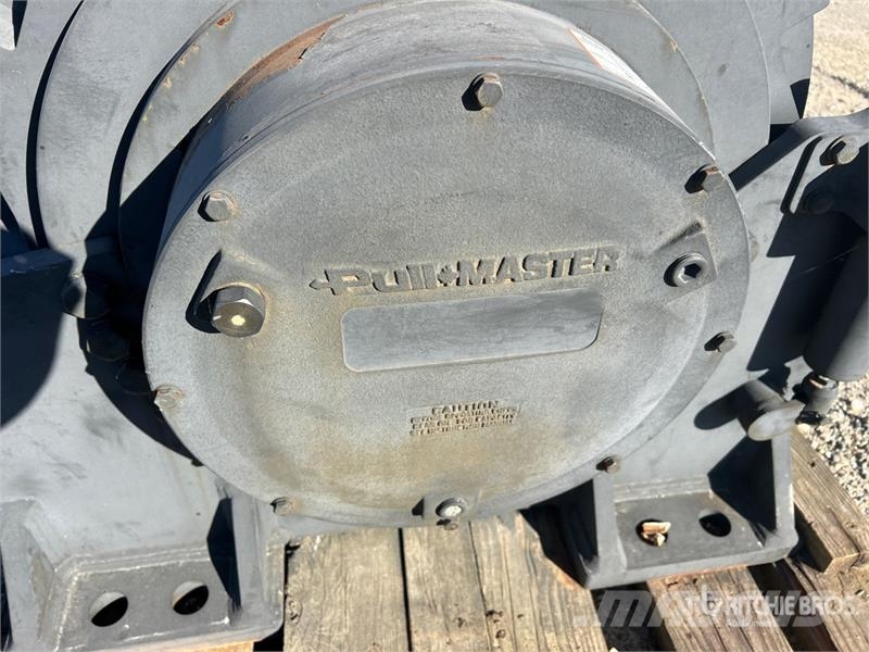 Pullmaster BK167 Winch 吊车起重机、绞车吊货机和物料升降机