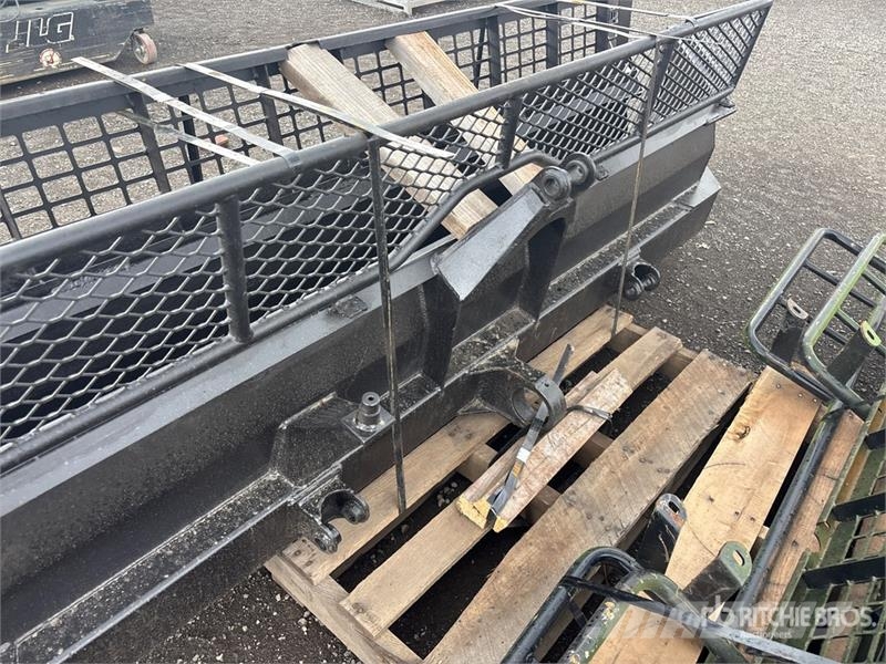 Qty of (2) 120 In x 28 In Snow Plow Lumesahad