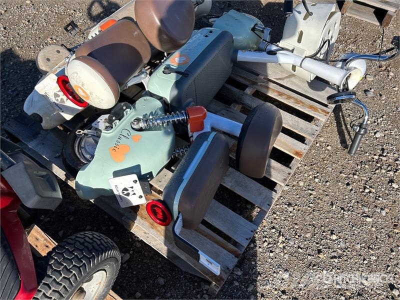 Qty of (2) Electric Bikes and Inoperable Riding La Andre komponenter