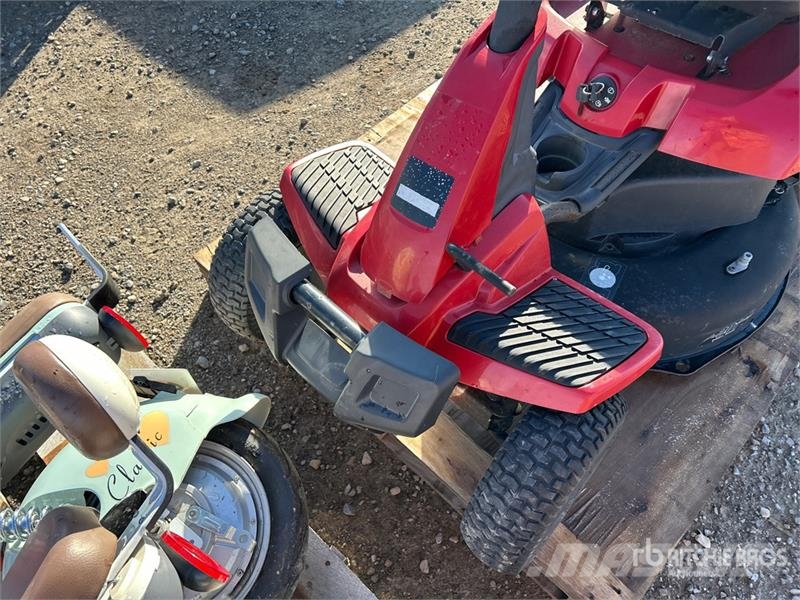 Qty of (2) Electric Bikes and Inoperable Riding La Andre komponenter