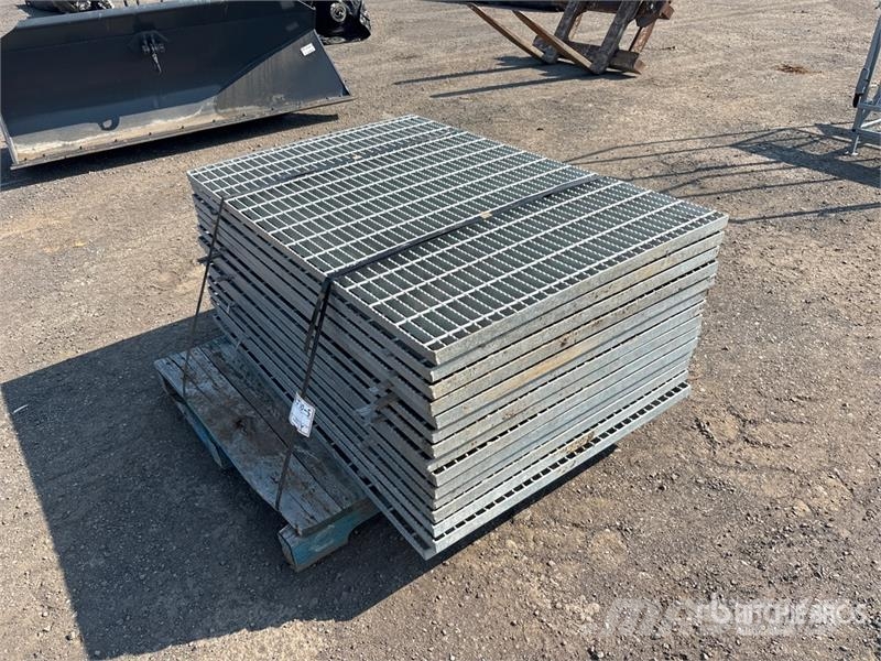 Quantity of (1) Pallets of Galvanized Walkway Pane Drugi deli